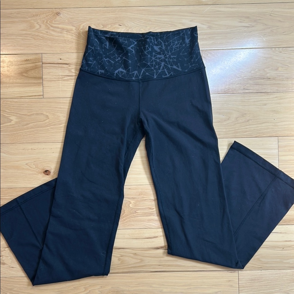Lululemon Black Geometric Patterned Flare Legging… - image 1